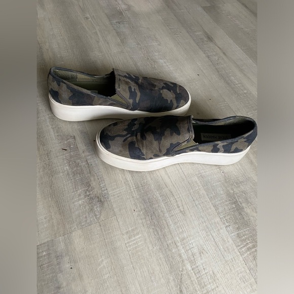 Steve Madden suede camp slip-on sneakers | size 8.5 - Picture 4 of 5